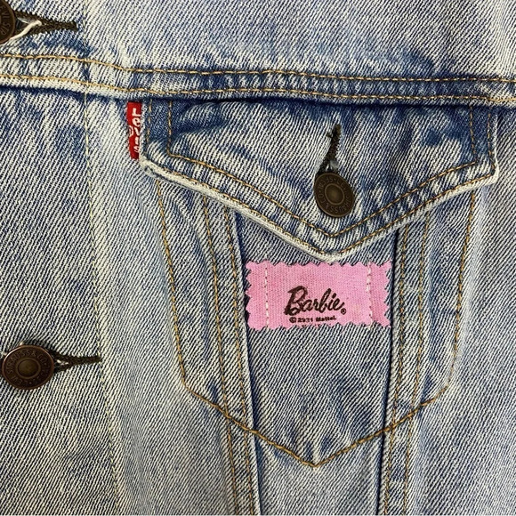 Levis Barbie Denim Boyfriend Trucker Jean Jacket Womens Large Blue Pink Core - Picture 6 of 16